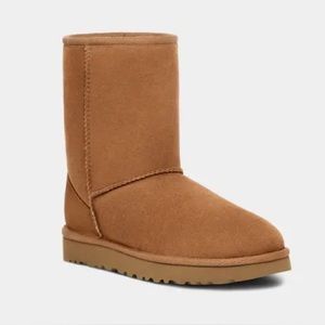 UGG Classic Short II